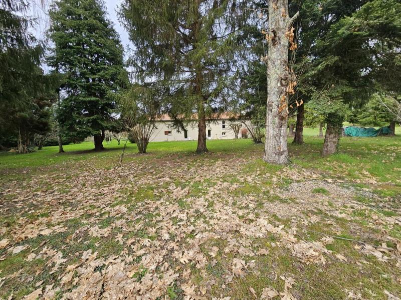 Maison - 247 m² - 8 pièces