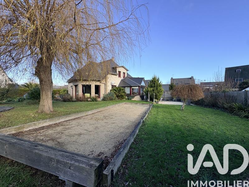 Maison - 232 m² - 7 pièces