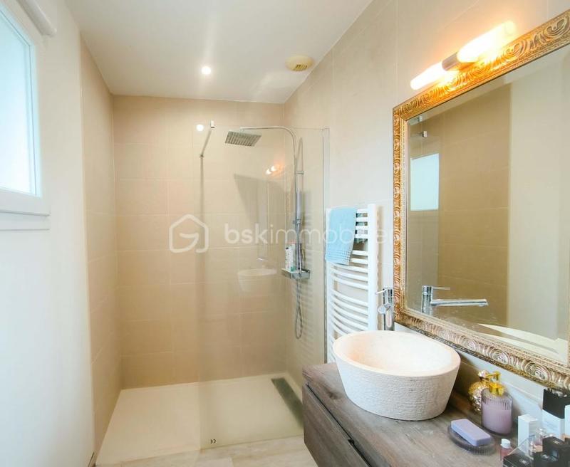 Maison - 180 m² - 6 pièces