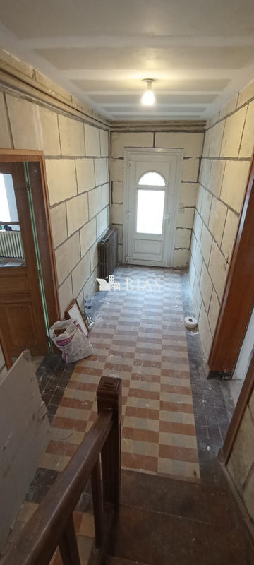 Maison - 243 m² - 9 pièces