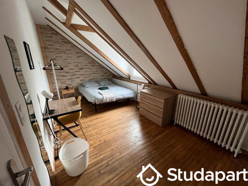 Chambre - 10 m² - 1 pièce