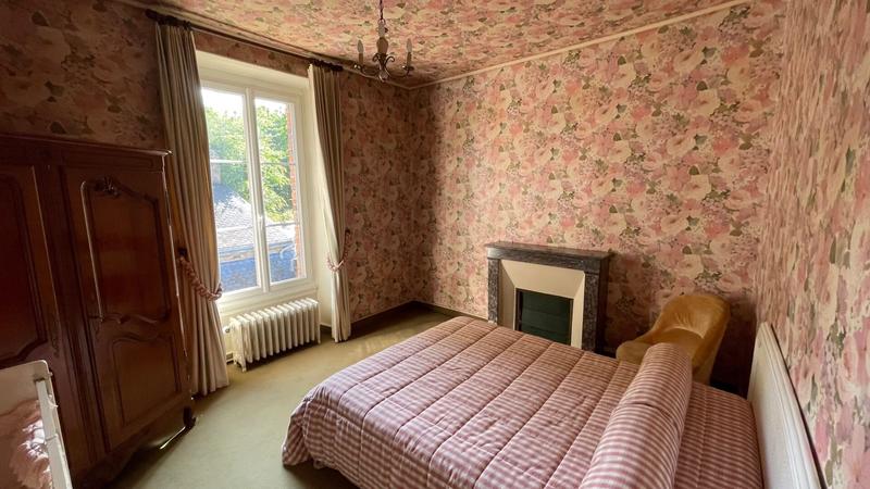 Maison - 210 m² - 11 pièces