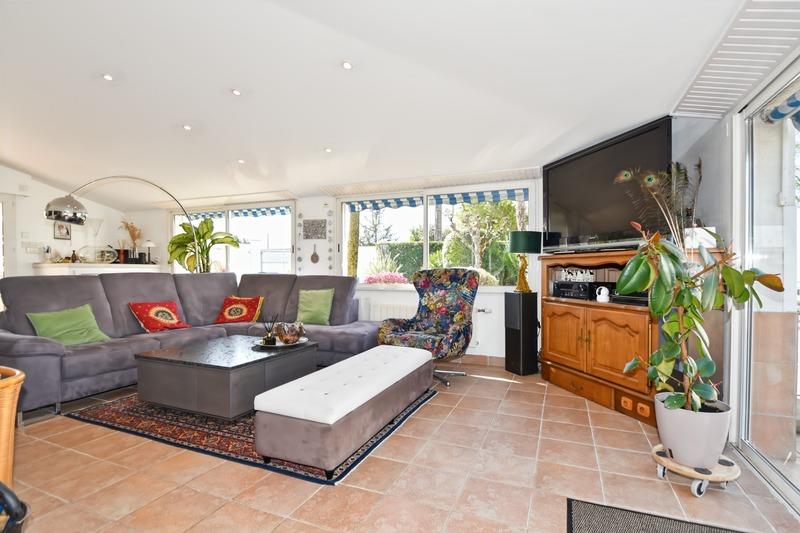 Villa - 227 m² - 10 pièces