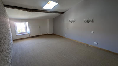 Maison - 249 m² - 7 pièces