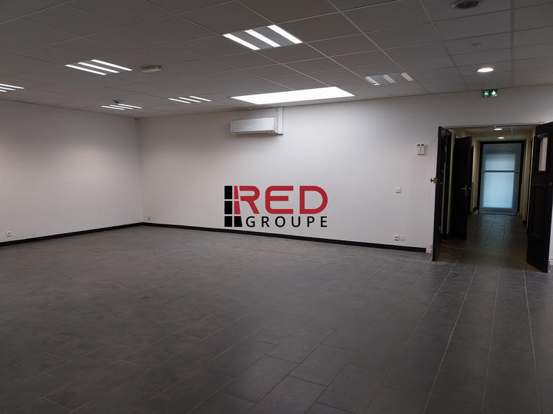 Local commercial - 477 m²