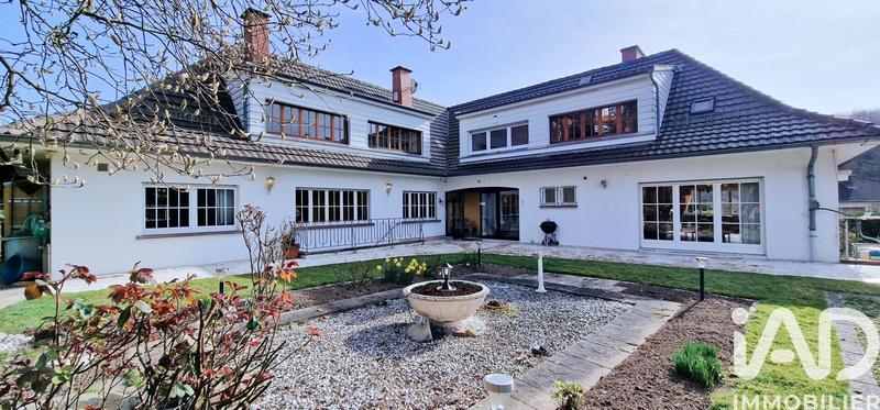 Maison - 334 m² - 10 pièces