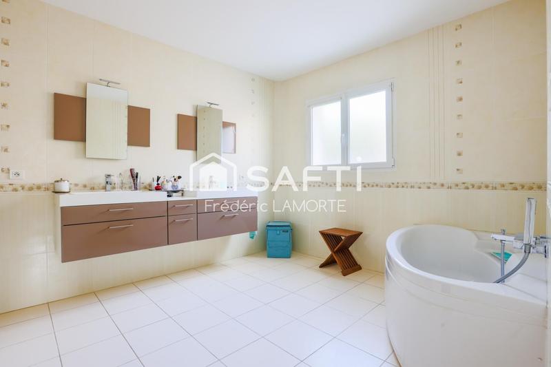 Maison - 194 m² - 7 pièces