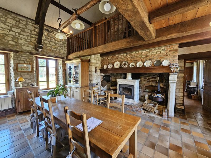 Maison - 240 m² - 6 pièces