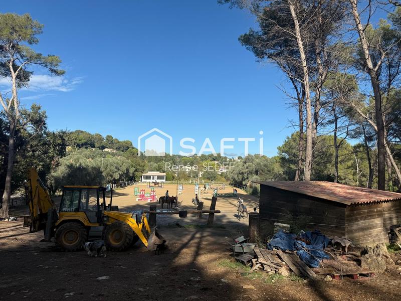Local commercial - 120 000 m²