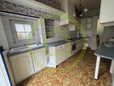 Maison - 310 m² - 17 pièces