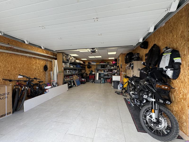 Maison traditionnelle - 151 m² - 6 pièces