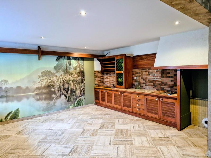 Maison - 219 m² - 5 pièces