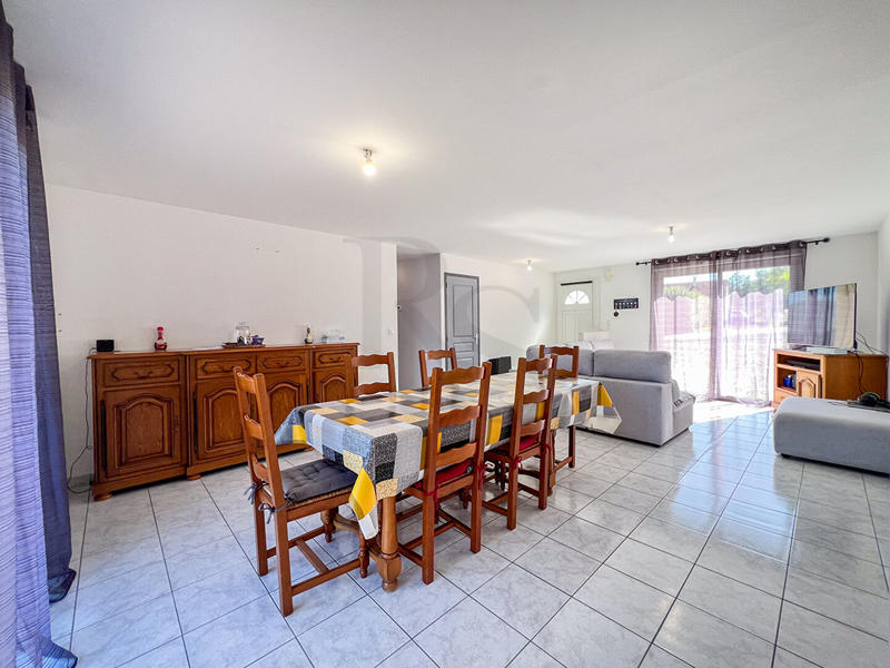 Maison - 90 m² - 5 pièces