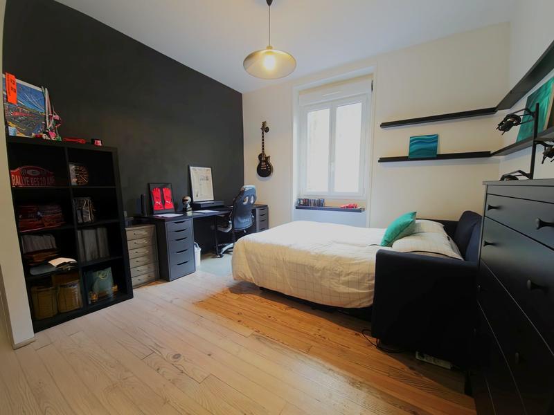 Appartement - 142 m² - 5 pièces