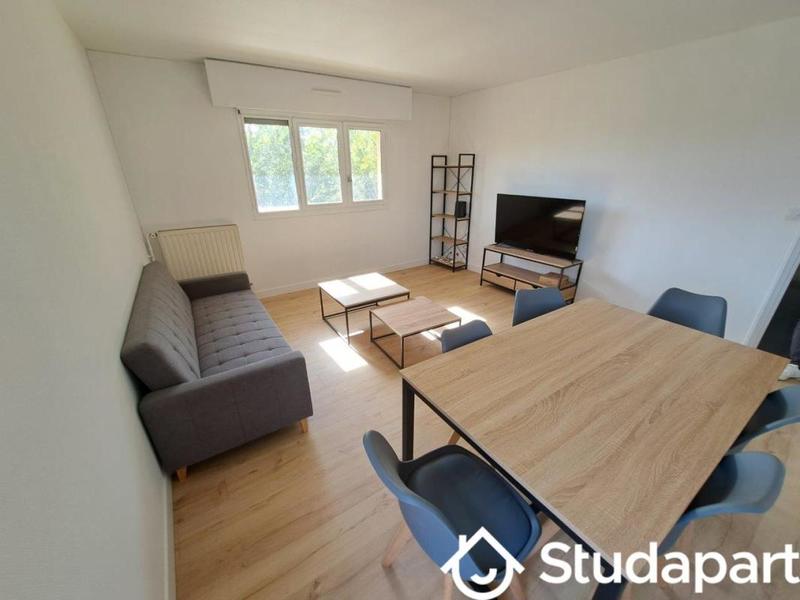 Chambre - 11 m² - 1 pièce