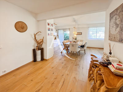 Appartement - 98 m² - 4 pièces