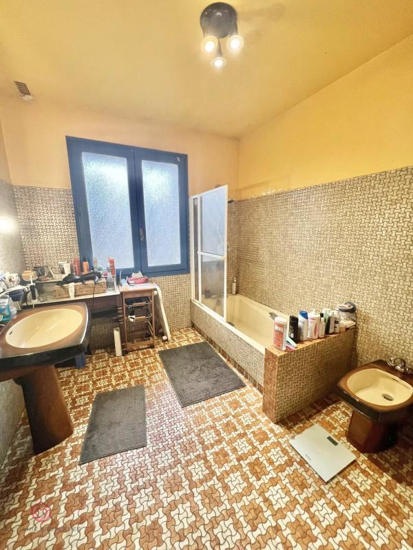 Demeure - 310 m² - 9 pièces