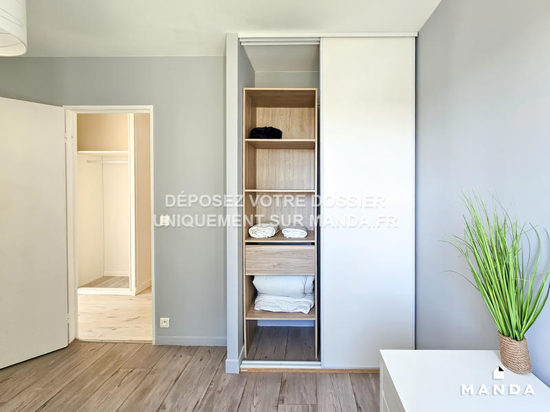 Chambre - 10 m² - 4 pièces