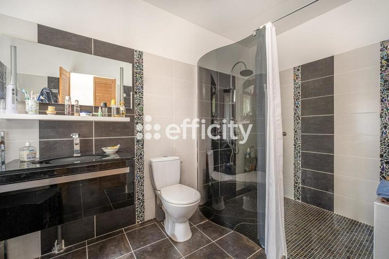 Villa - 170 m² - 6 pièces