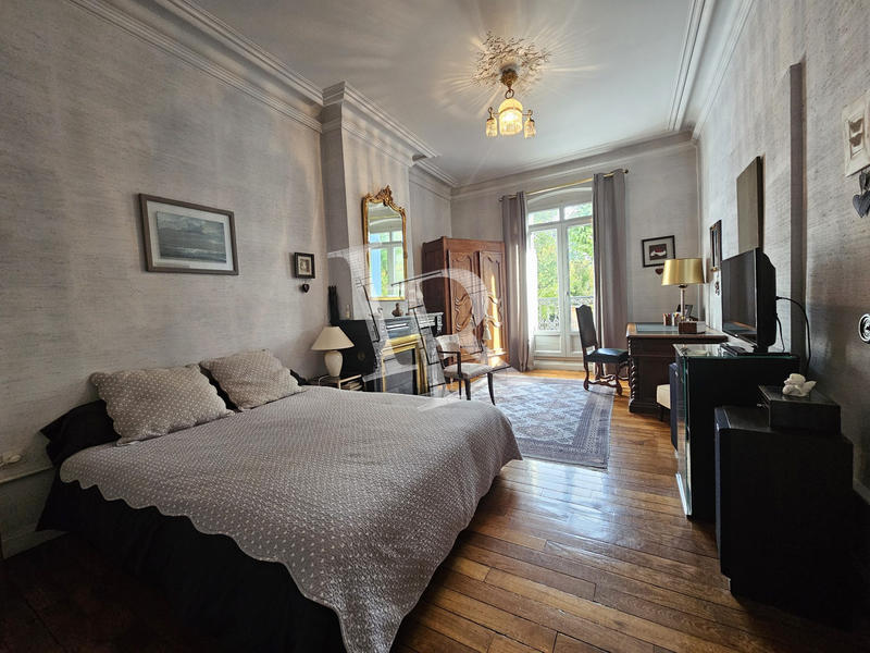 Appartement - 159 m² - 5 pièces