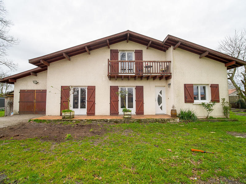 Maison - 130 m² - 7 pièces