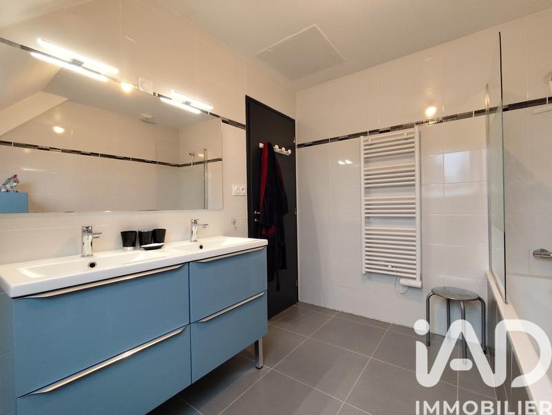 Maison - 111 m² - 6 pièces