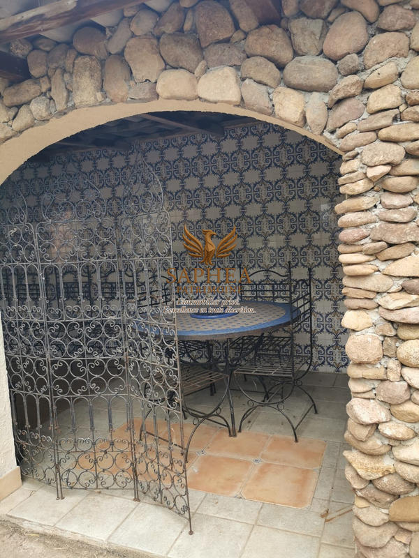 Maison - 550 m² - 12 pièces