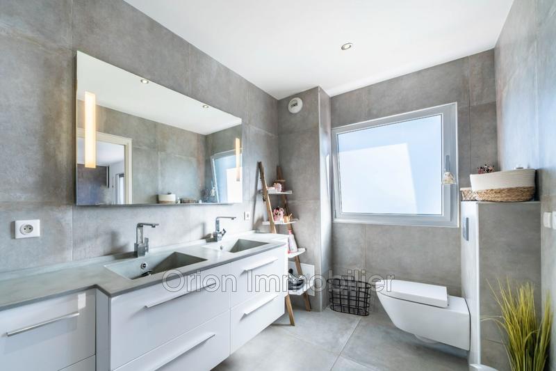 Maison contemporaine - 291 m² - 8 pièces