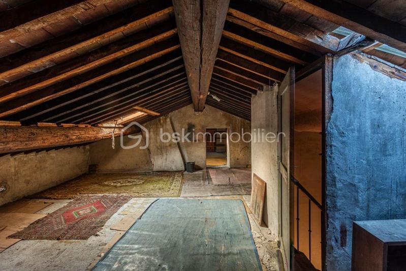 Maison - 212 m² - 10 pièces