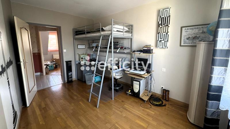 Maison - 255 m² - 7 pièces