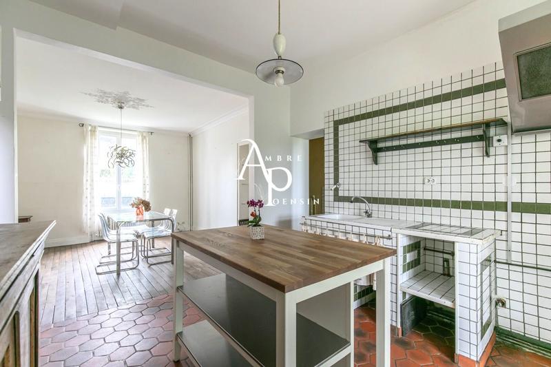 Maison - 247 m² - 10 pièces