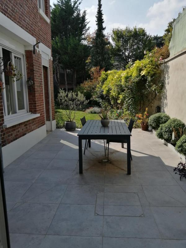 Maison - 220 m² - 8 pièces