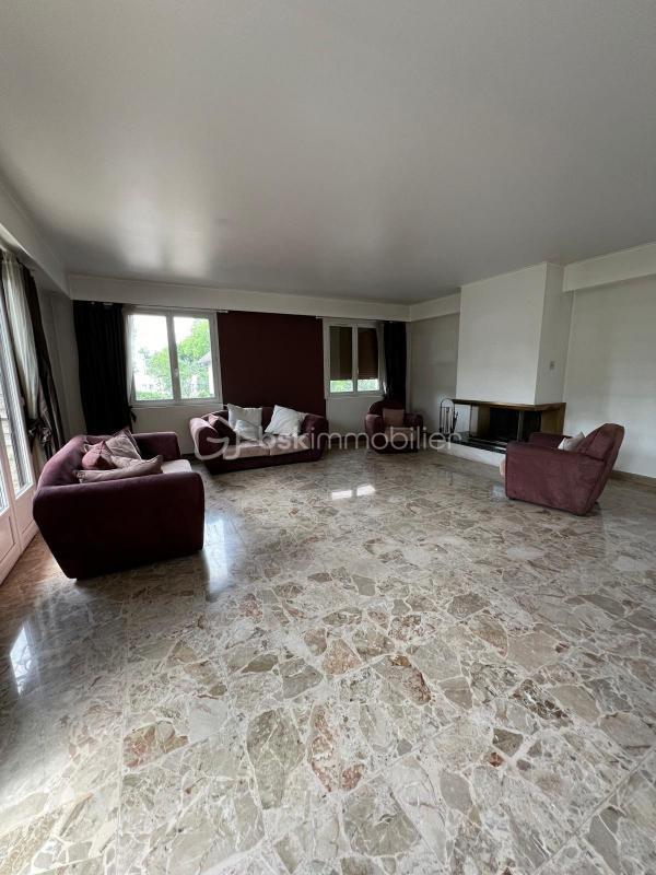 Propriété - 300 m² - 10 pièces