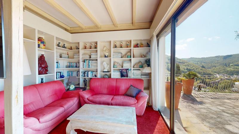 Maison - 600 m² - 12 pièces