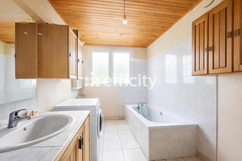 Pavillon - 150 m² - 7 pièces