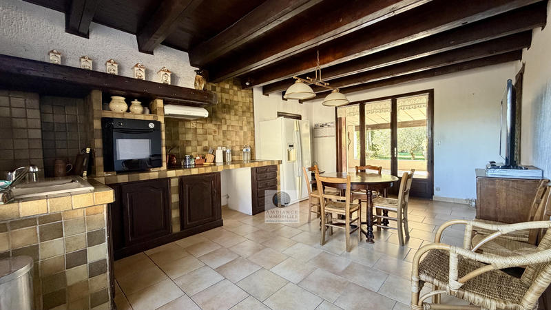 Maison - 208 m² - 7 pièces