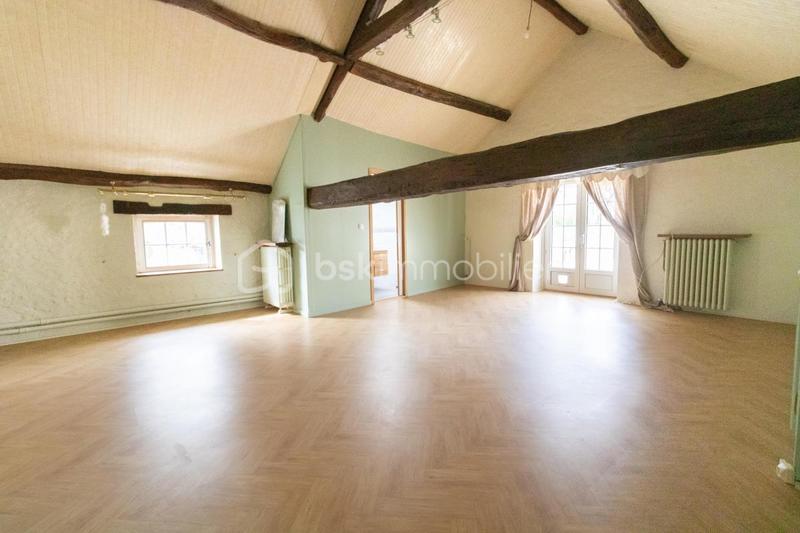 Maison - 302 m² - 9 pièces