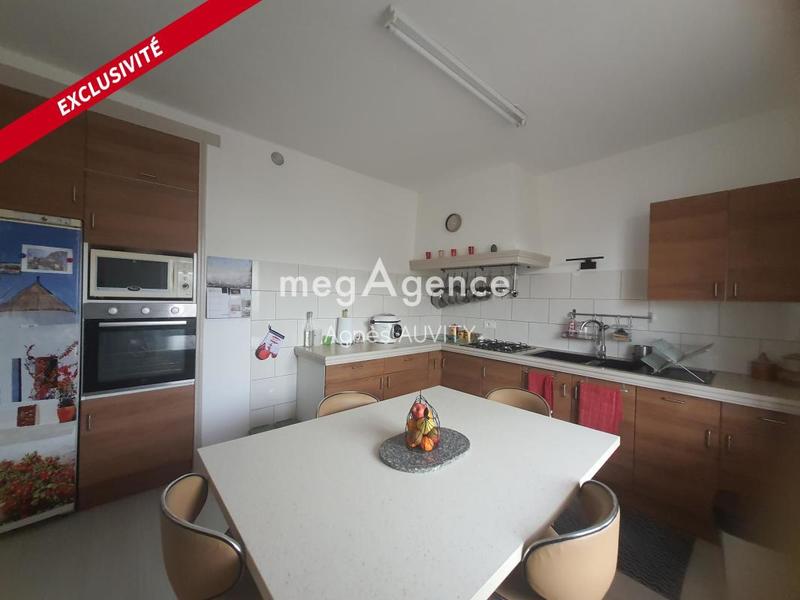 Maison traditionnelle - 132 m² - 8 pièces