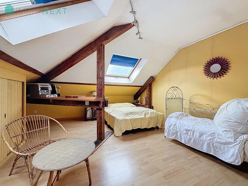 Maison - 213 m² - 9 pièces