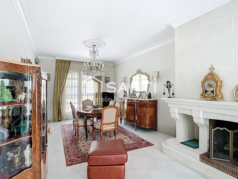 Maison - 221 m² - 7 pièces