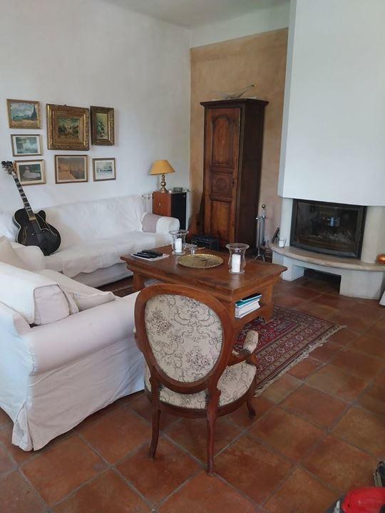 Maison - 270 m² - 9 pièces