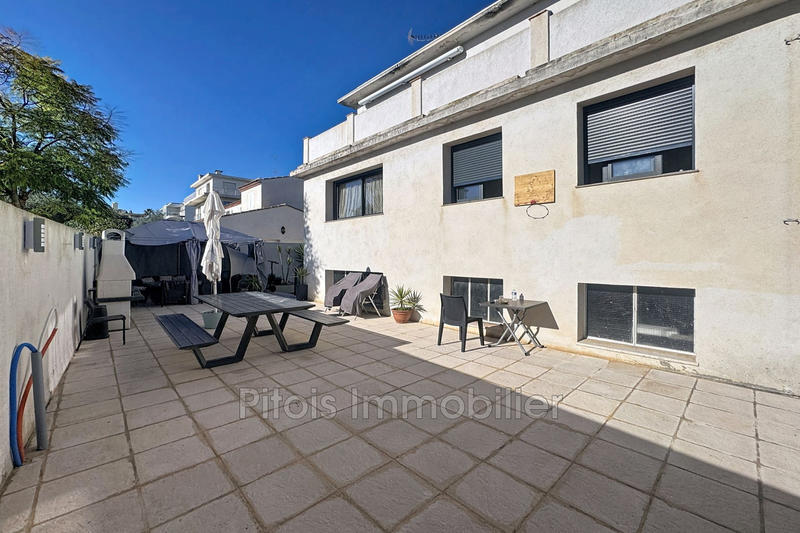 Maison - 207 m² - 10 pièces