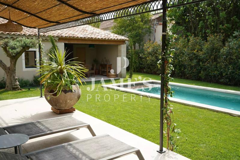 Maison - 200 m² - 6 pièces