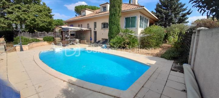 Maison de maîtres - 244 m² - 10 pièces