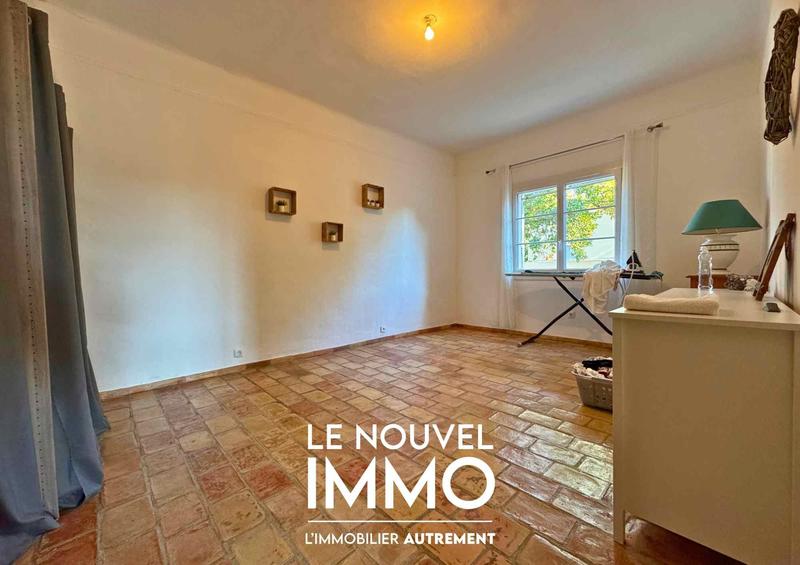 Mas - 335 m² - 8 pièces