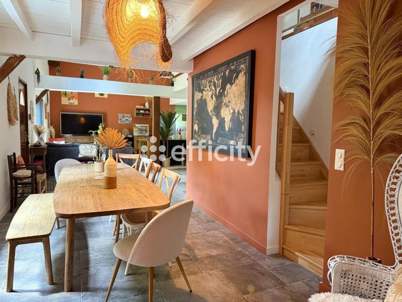 Demeure - 262 m² - 12 pièces