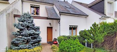 Maison - 104 m² - 4 pièces