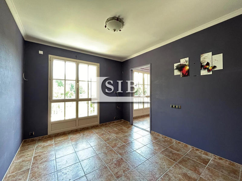 Maison - 238 m² - 9 pièces