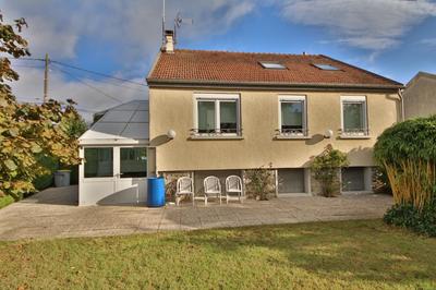 Maison - 180 m² - 5 pièces