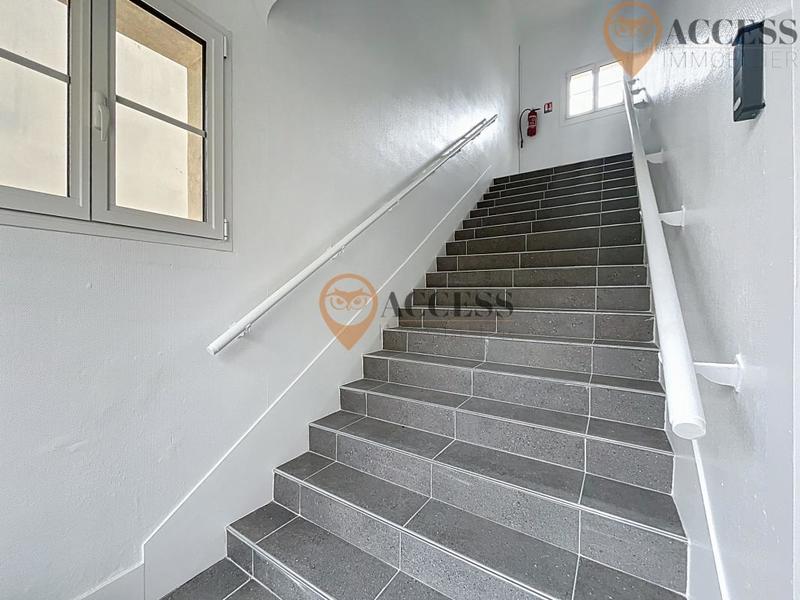 Local d'activité / Entrepôt - 66 m²